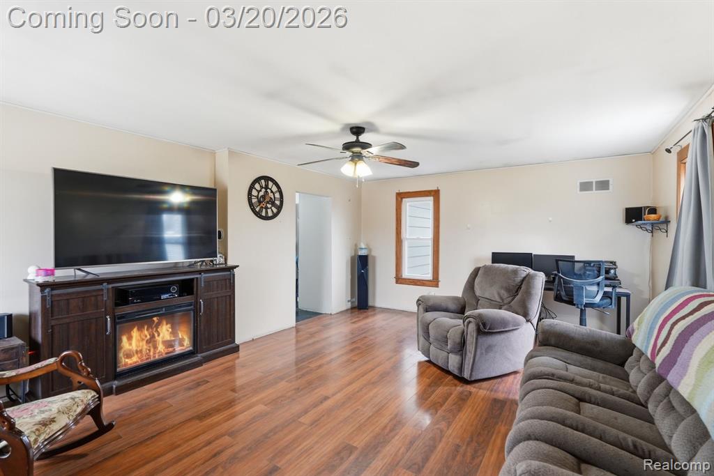 8521 Dale, Center Line, MI 48015 — Photo 5