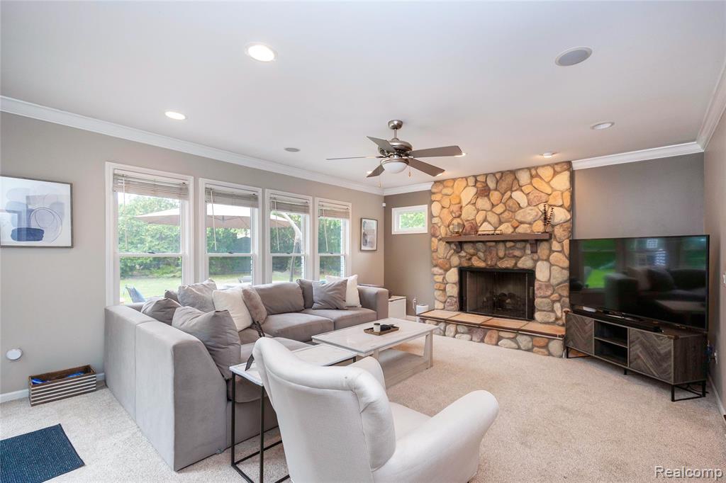 826 Larchlea Drive, Birmingham, MI 48009 — Photo 17