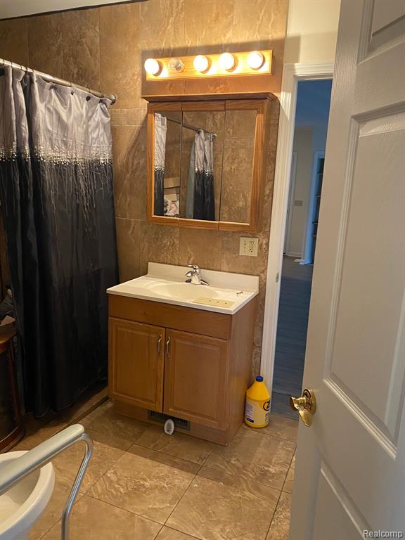 5470 POTTER Road, Burton, MI 48509 — Photo 10