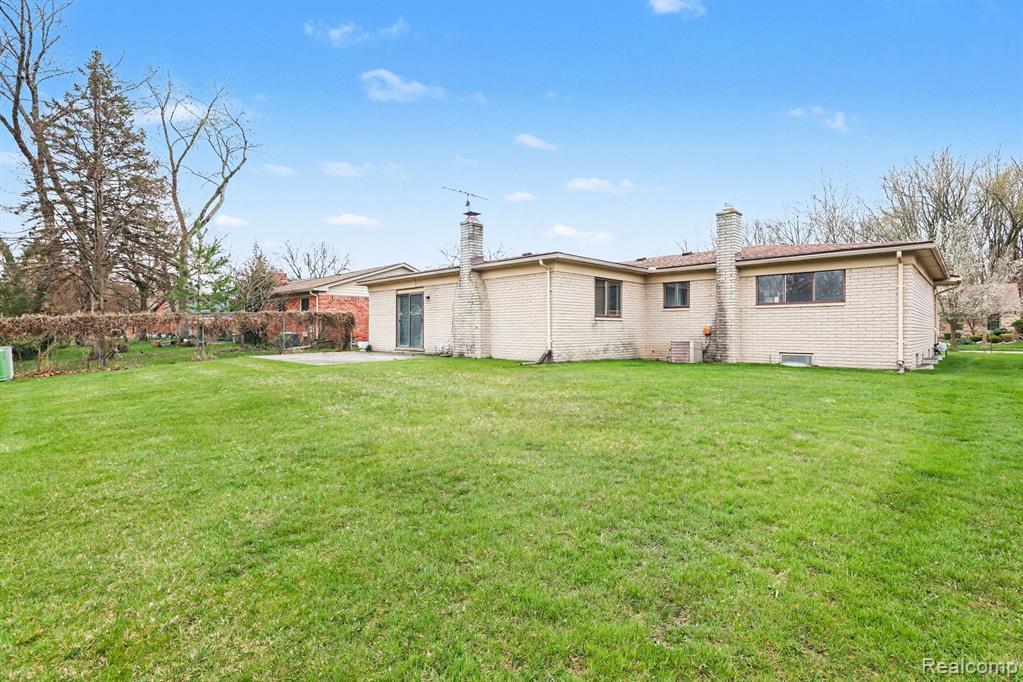 5698 Bingham Drive, Troy, MI 48085 — Photo 26
