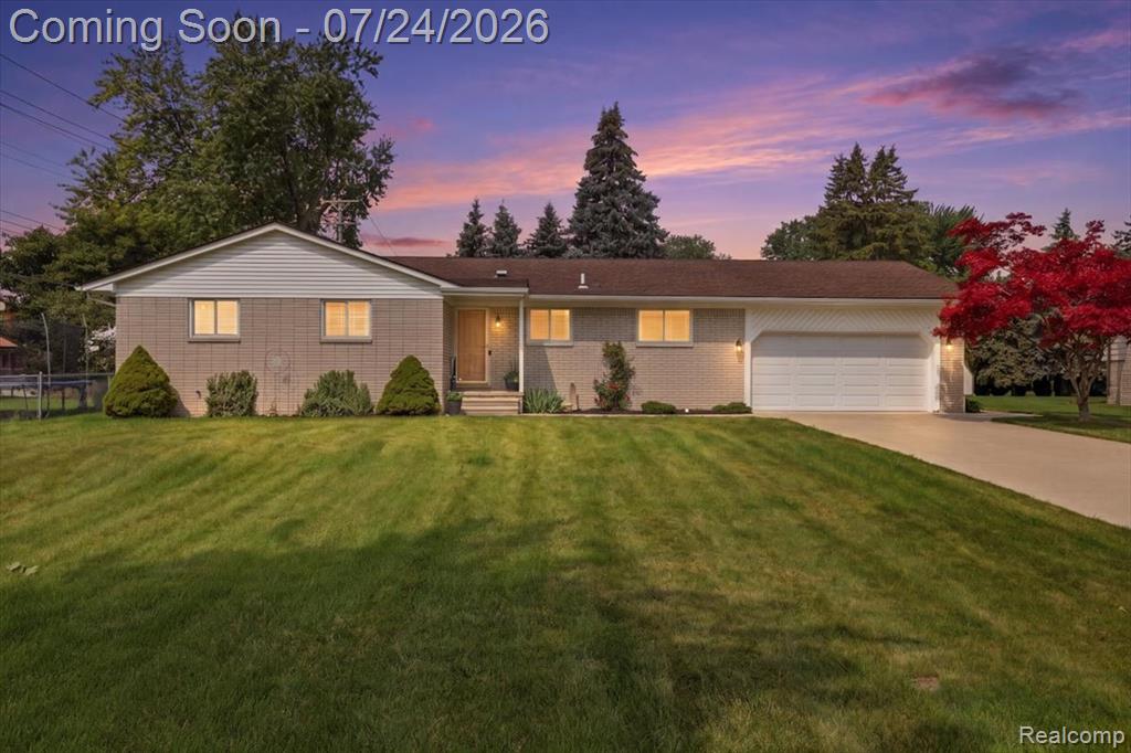 38475 Manchester Street, Clinton Twp, MI 48036