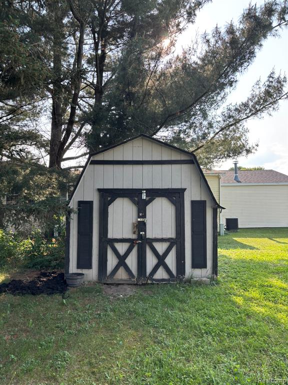 18 Timber Court, Flint, MI 48506 — Photo 23