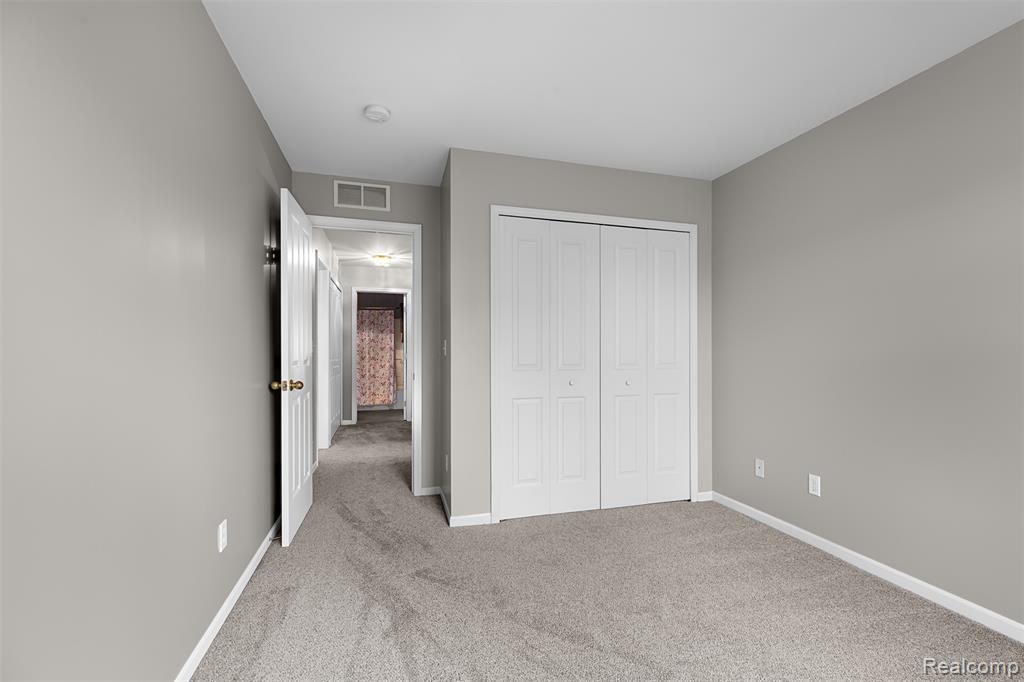 673 Abbington Court, Howell, MI 48843 — Photo 21