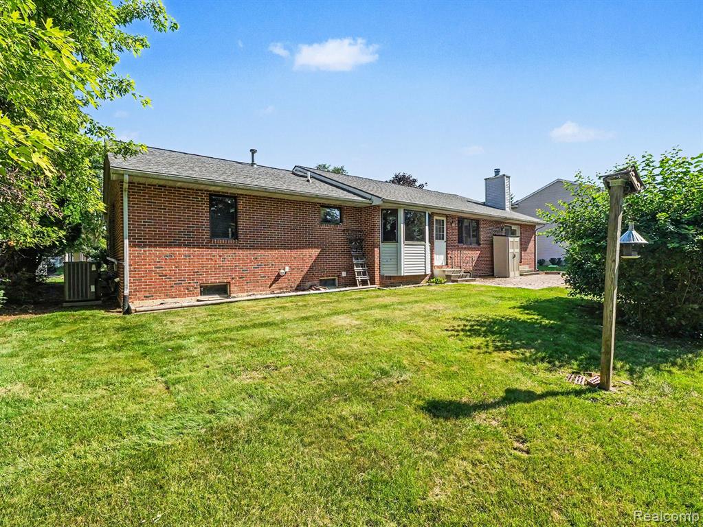 415 Bennington Court, Saline, MI 48176 — Photo 24