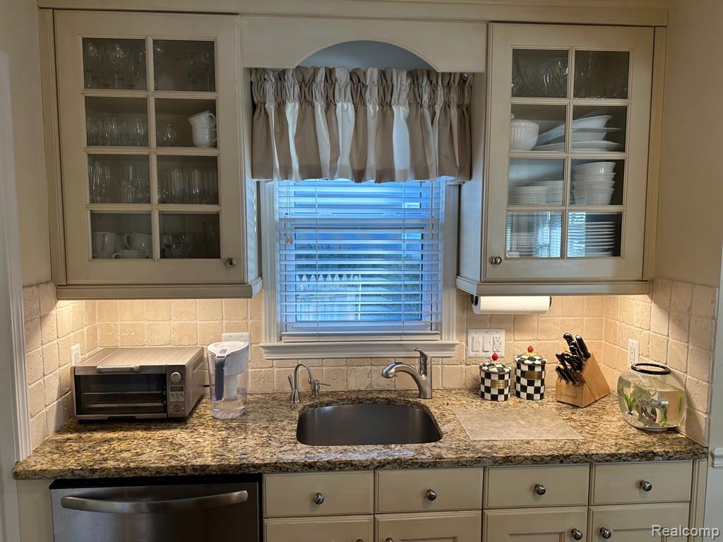 551 BIRD Avenue, Birmingham, MI 48009 — Photo 10