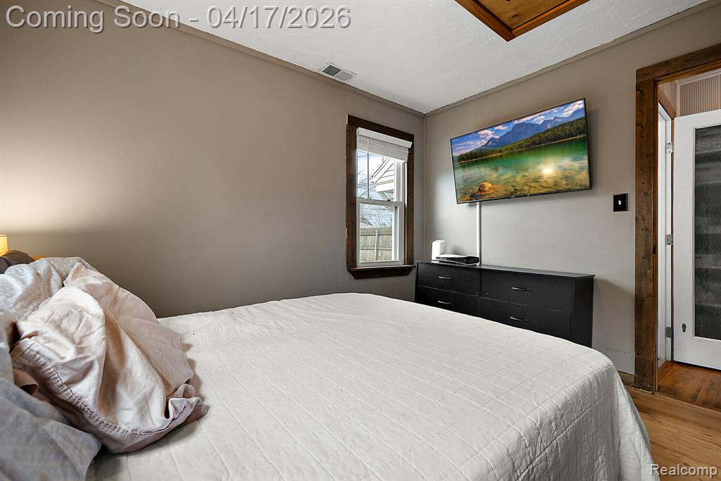 569 E Guthrie Avenue, Madison Heights, MI 48071 — Photo 14