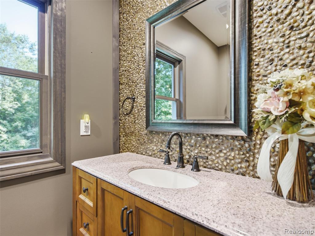 7055 Randall Drive, Fenton, MI 48430 — Photo 21