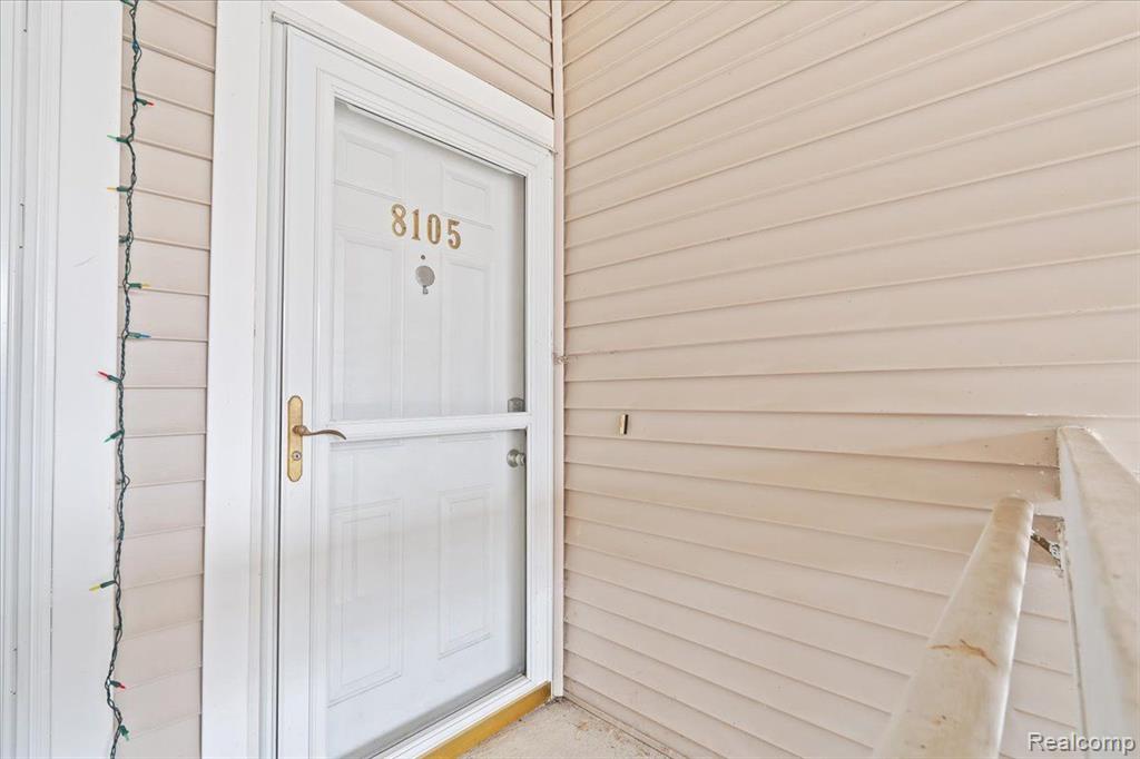 8105 AUTUMN WOODS Trail, Ypsilanti, MI 48198 — Photo 3
