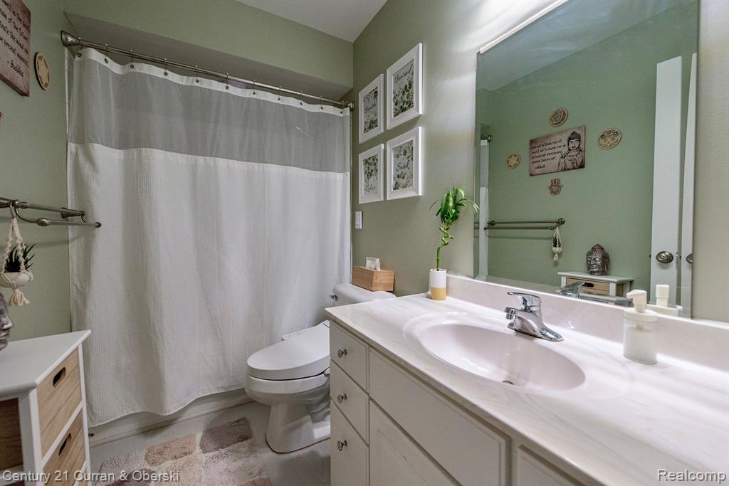 1745 WICKHAM Street, Royal Oak, MI 48073 — Photo 15