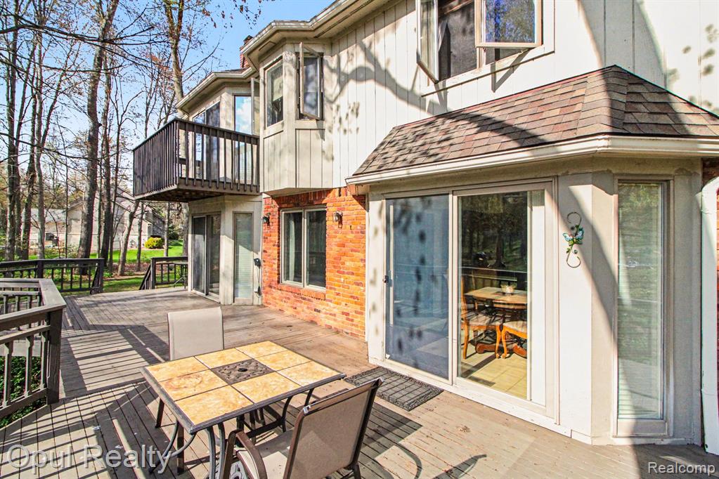 3575 Clark Circle, Commerce Twp, MI 48382 — Photo 9
