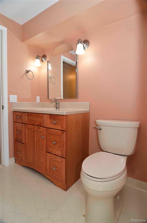 8152 Fairfield Circle, Springfield, MI — Photo 25