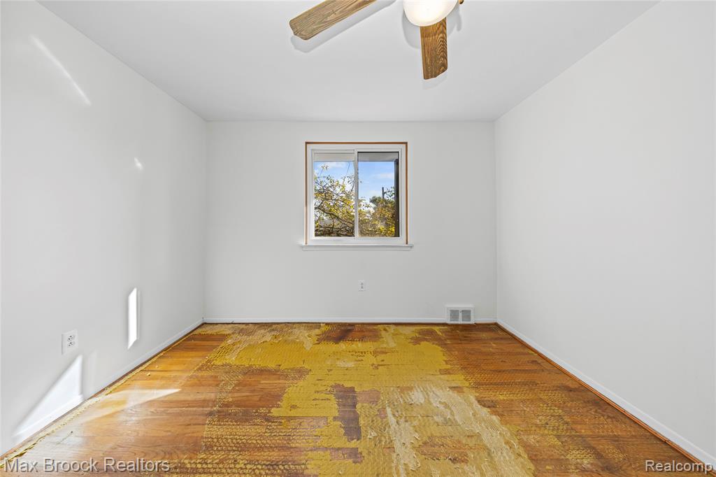 14670 Talbot Street, Oak Park, MI 48237 — Photo 16