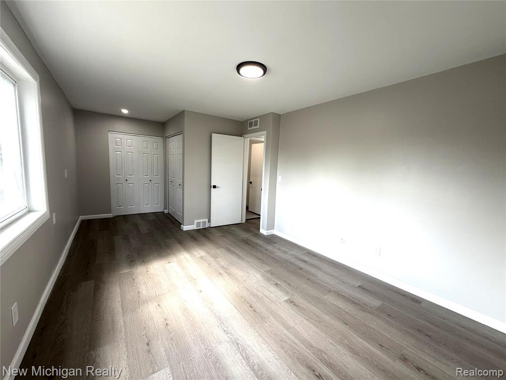 32718 Grand River Avenue, A4, Farmington, MI 48336 — Photo 11