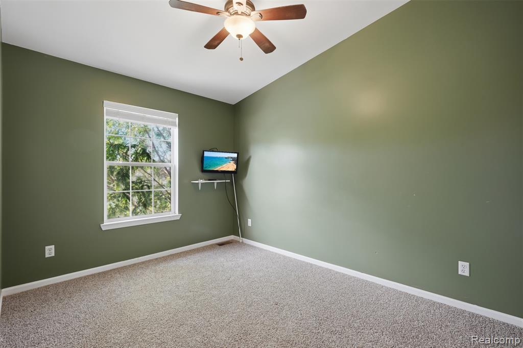 1099 Carriage Hill Drive, Fenton, MI 48430 — Photo 24