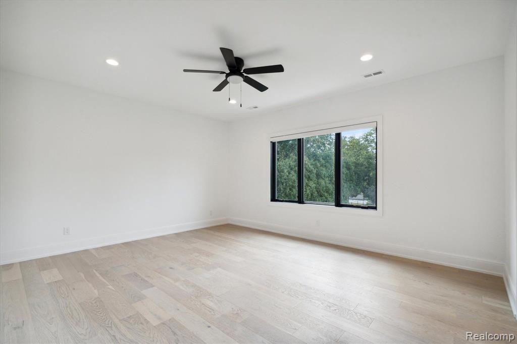 7450 PARKSTONE Lane, Bloomfield Hills, MI 48301 — Photo 54