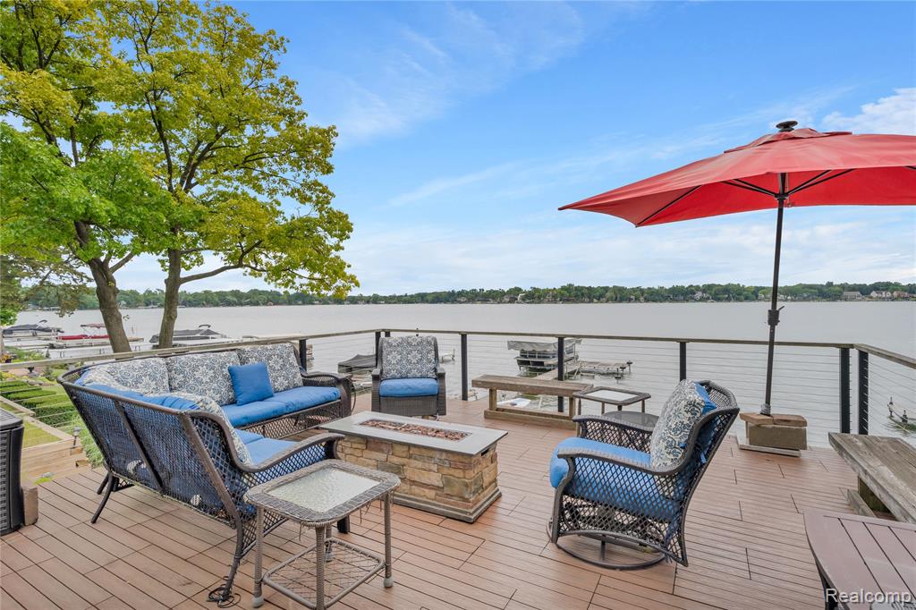 7107 Locklin Street, West Bloomfield, MI 48324 — Photo 37