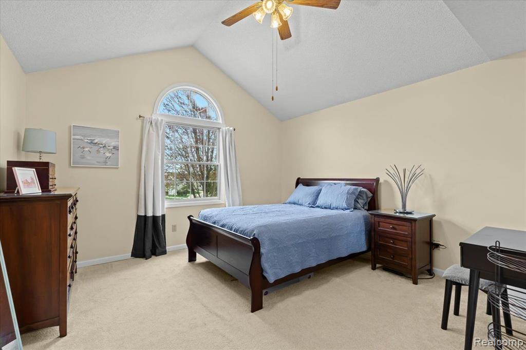 514 MILL POND Drive, Fenton, MI 48430 — Photo 20