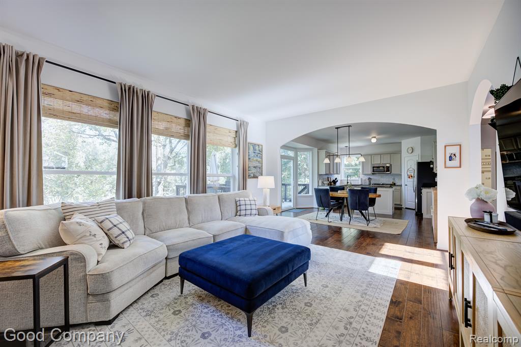 907 RIVERSTONE Court, Milford, MI 48381 — Photo 13
