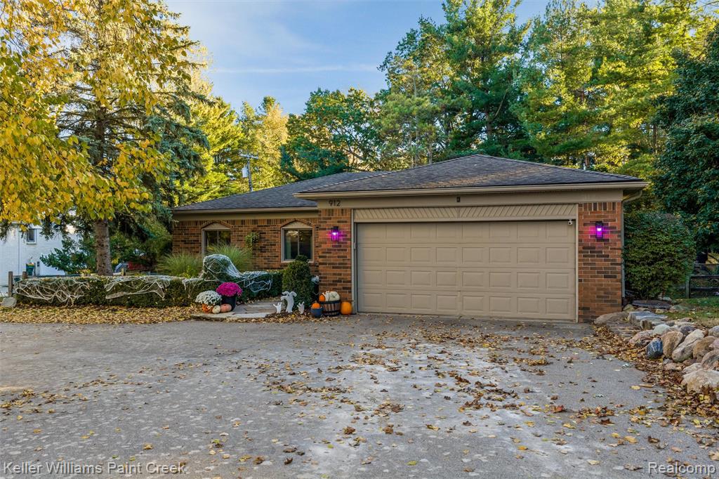 912 E Gunn Road, Rochester, MI 48306 — Photo 3