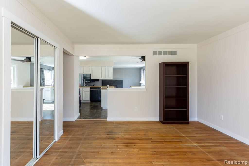 15270 Cambridge Drive, Fraser, MI 48026 — Photo 5
