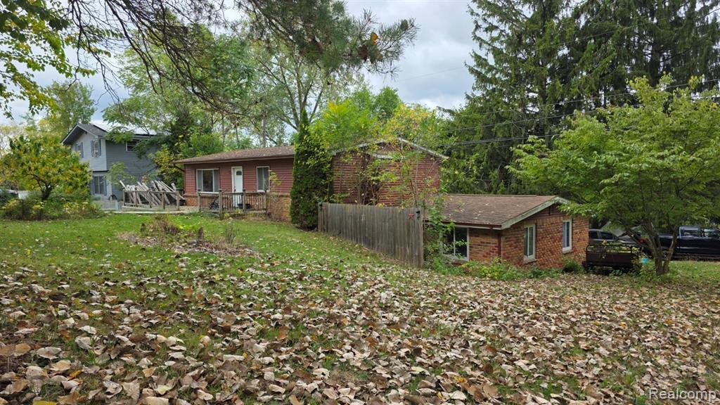 7901 Hillcrest, Clarkston, MI 48348 — Photo 2