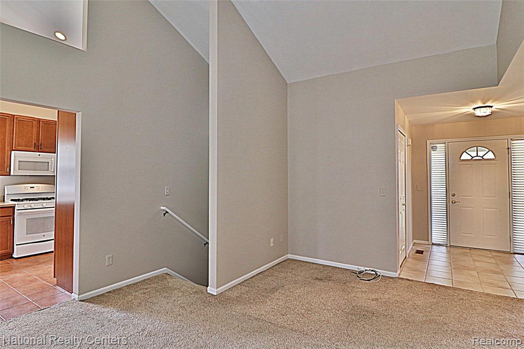 110 Four Seasons Drive, Lake Orion, MI — Photo 18