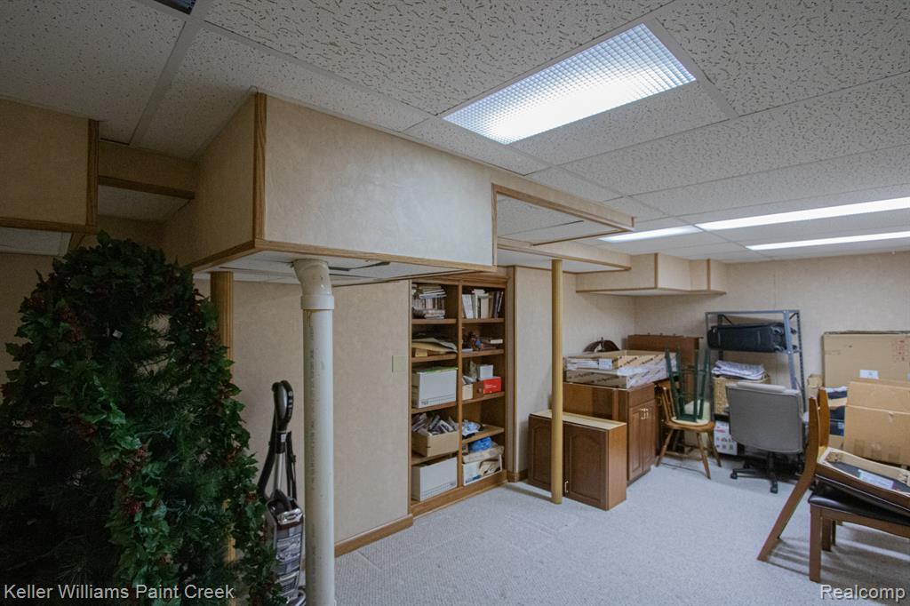 19170 Dawnshire Drive, Brownstown, MI 48193 — Photo 35