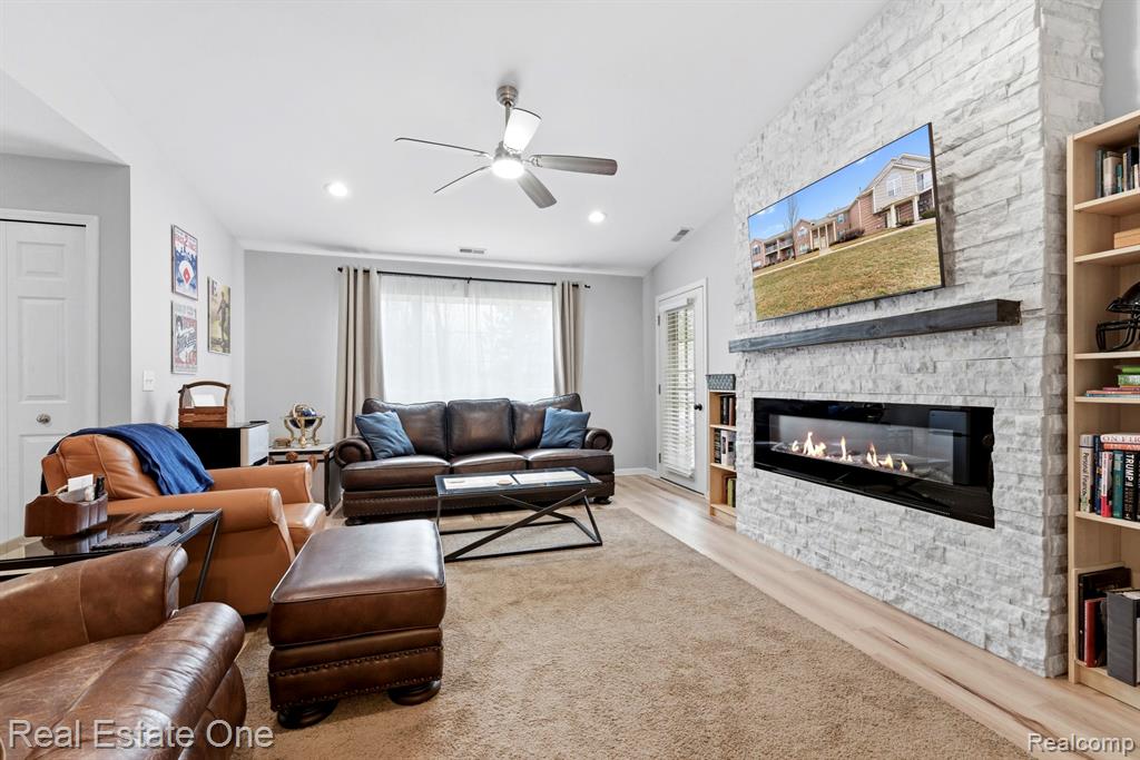 471 Mulberry Street, Wyandotte, MI 48192 — Photo 5