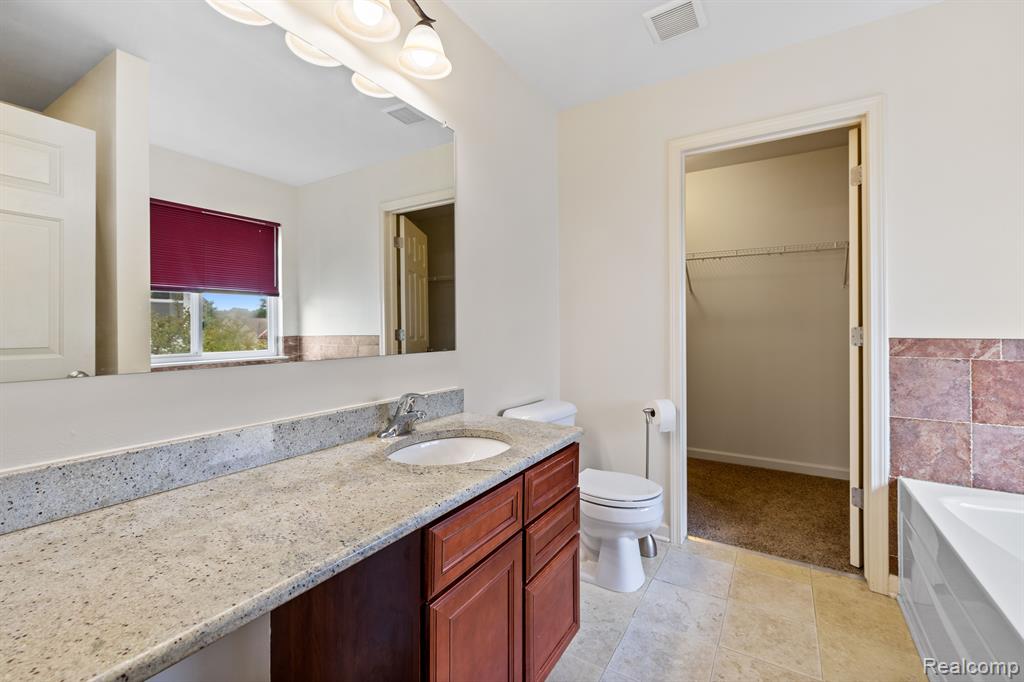 8844 Somerset Lane, Ypsilanti, MI 48198 — Photo 21