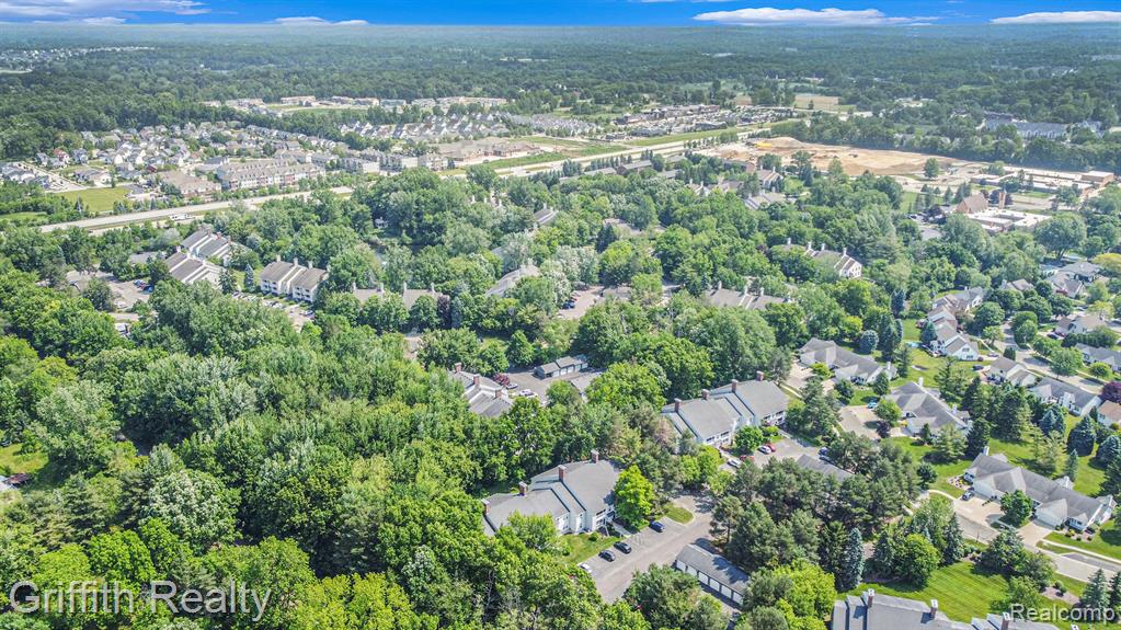 1217 Curzon Court, 203, Howell, MI 48843 — Photo 19