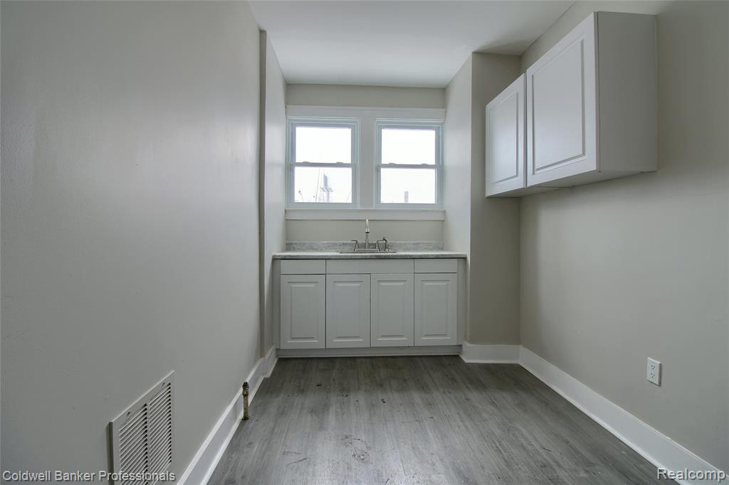 4899 Hillsboro Street, Detroit, MI 48204 — Photo 10