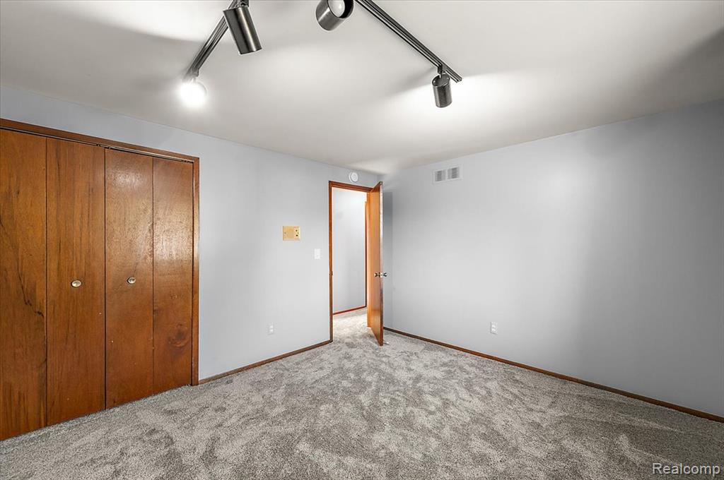 40649 Rinaldi Drive, Sterling Heights, MI 48313 — Photo 37
