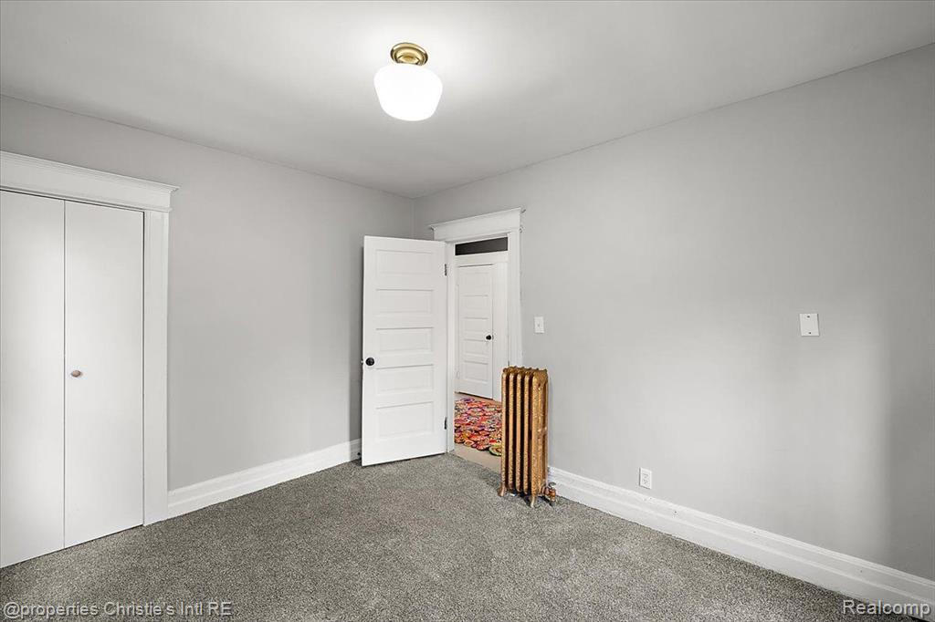 649 GLADSTONE Street, Detroit, MI 48202 — Photo 32