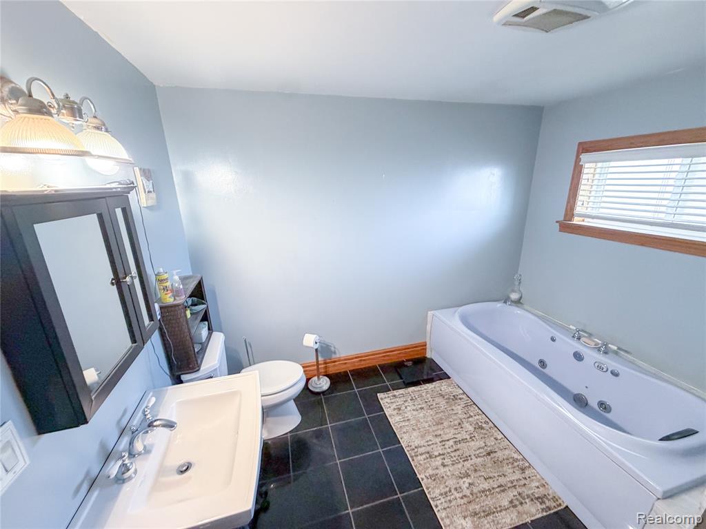 703 Saint John Street, Wyandotte, MI 48192 — Photo 33