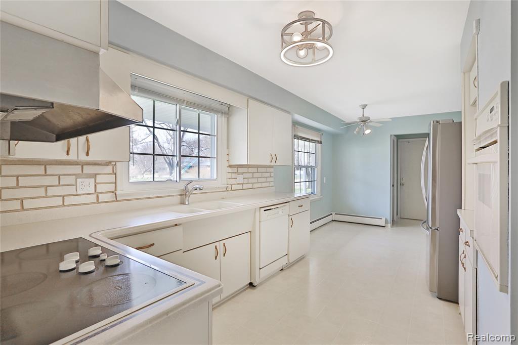 32319 Nottingwood Street, Farmington, MI 48334 — Photo 16