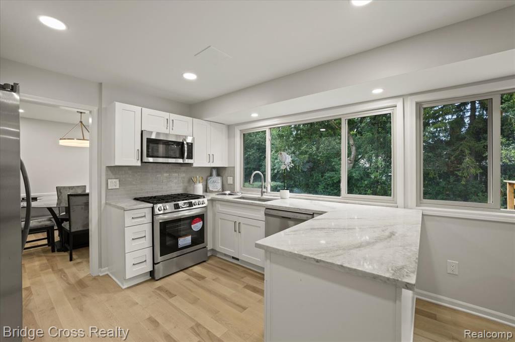 655 S Spinningwheel Lane, Bloomfield Hills, MI 48304 — Photo 14