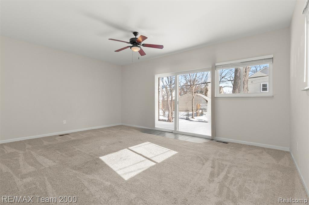 2076 Thomas Avenue, Berkley, MI 48072 — Photo 24
