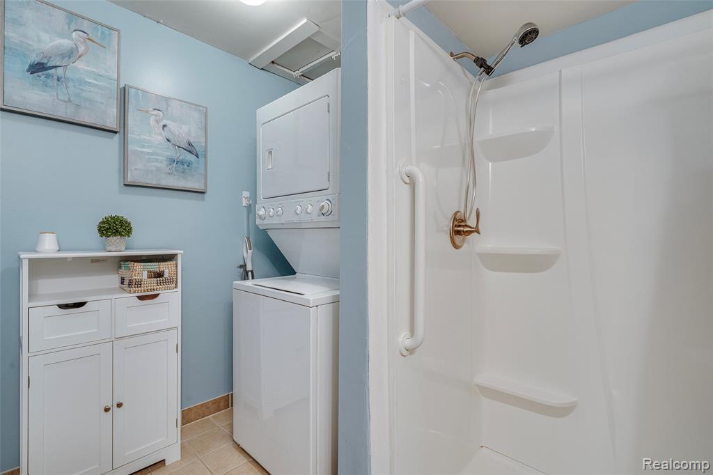 40815 Newport Drive, Plymouth, MI 48170 — Photo 17
