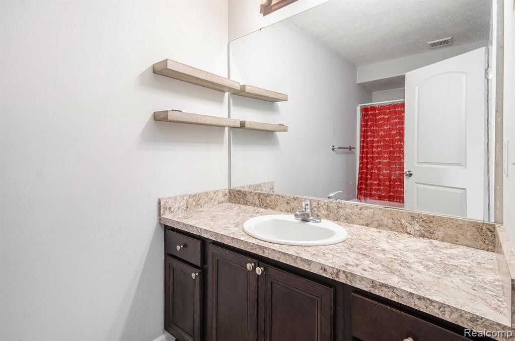4686 Downing Drive, Pinckney, MI 48169 — Photo 17