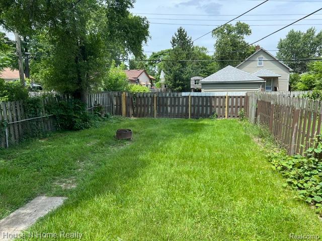50 W Milton Avenue, Hazel Park, MI 48030 — Photo 2