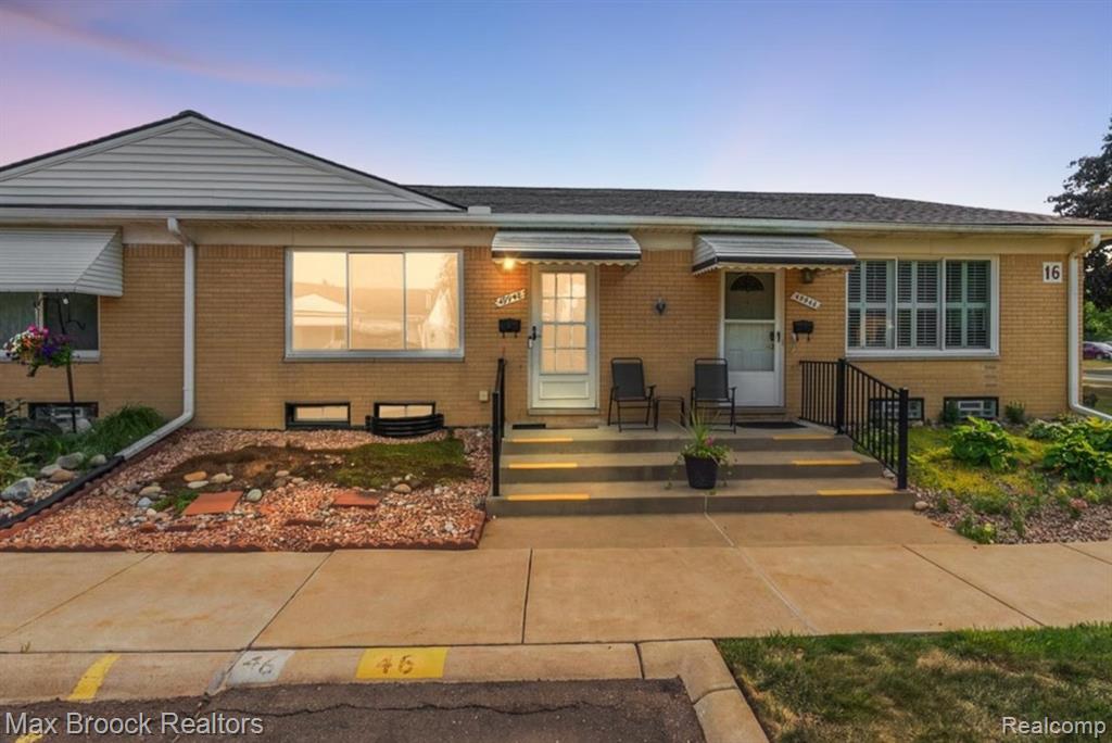 49948 Helfer, Wixom, MI 48393