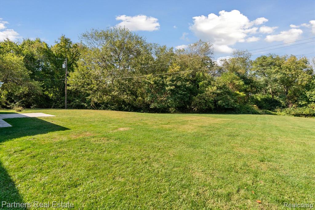 6505 Strawberry Lake Road, Hamburg, MI — Photo 56