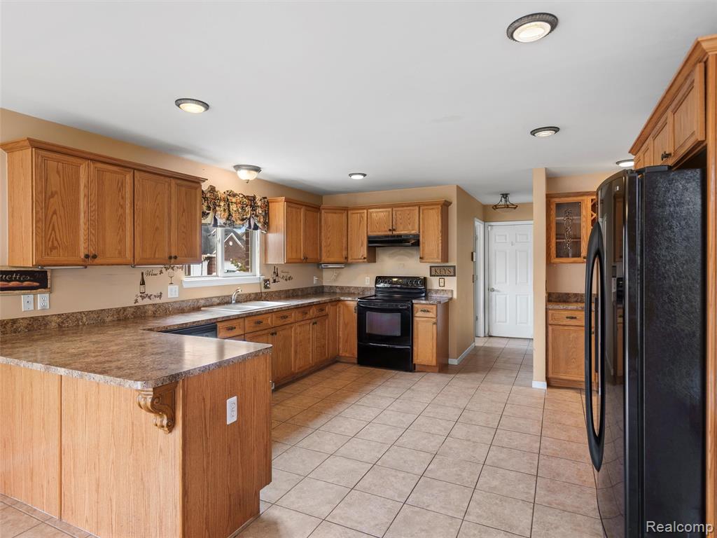 50100 Victoria Place, Macomb, MI 48044 — Photo 32