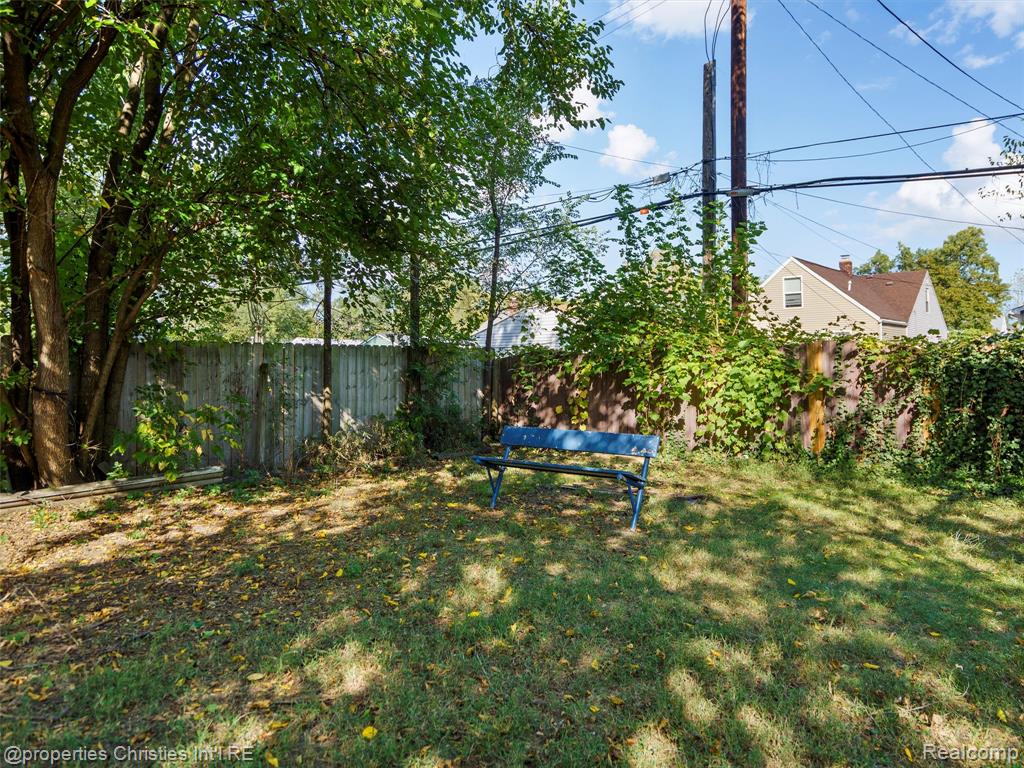 8770 Leroy Street, Oak Park, MI 48237 — Photo 25