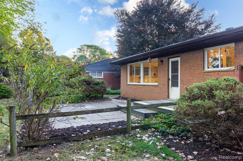 19332 Beverly Road, Beverly Hills, MI 48025 — Photo 33