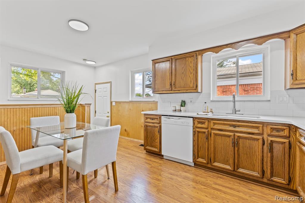 7519 Superior, Center Line, MI 48015 — Photo 10