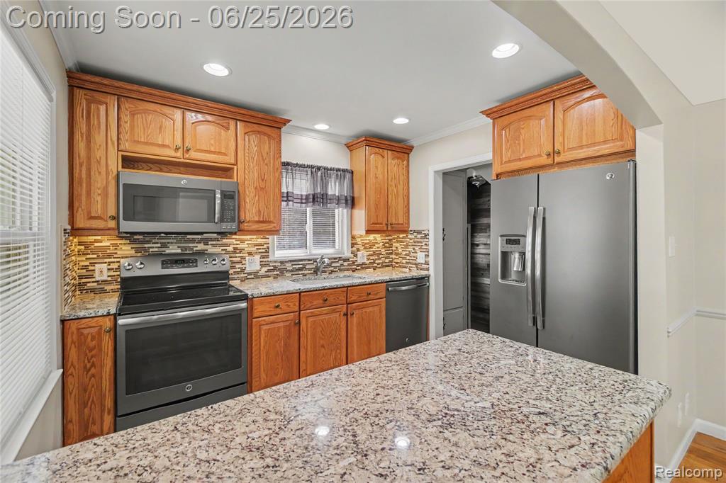 4427 Groveland Avenue, Royal Oak, MI 48073 — Photo 6
