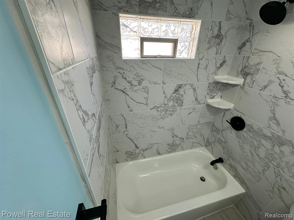 947 S FAIRVIEW Avenue, Pontiac, MI 48340 — Photo 16