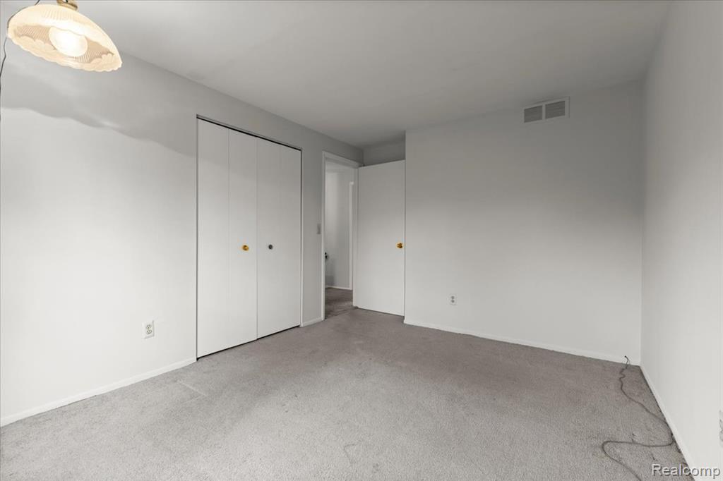 5634 Stratford Drive, West Bloomfield, MI — Photo 31