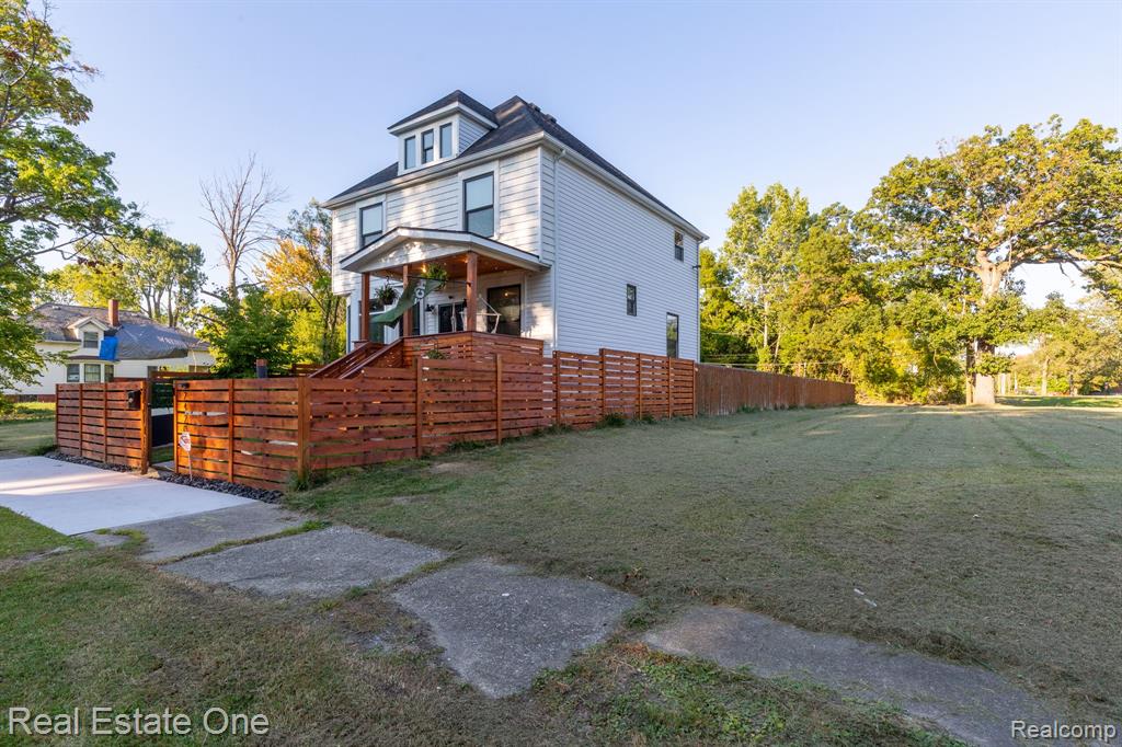 2420 FISCHER Street, Detroit, MI 48214 — Photo 3